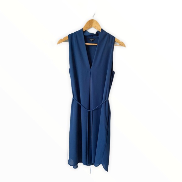 RW & Co Navy Shift Dress - Medium - Flattering Sleeveless Classy Dress - Picture 2 of 6